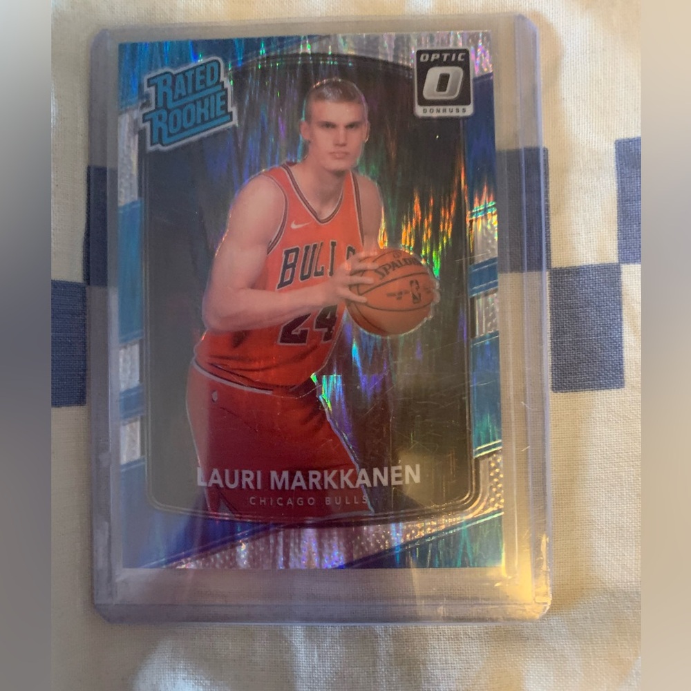 Lauri Markkanen Optic Rated Rookie Shock Prizm Rookie Card